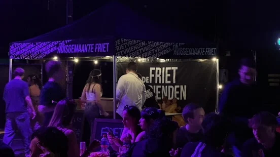 De frietkar van de FrietVrienden bij The Void in Kabul à GoGo, Utrecht